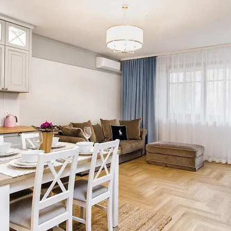 ,,cesarski Dwor” * Krynica Morska