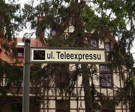 ,,cesarski Dwor” *